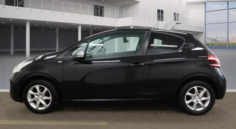PEUGEOT 208 1.2 VTi Style Euro 5 3dr